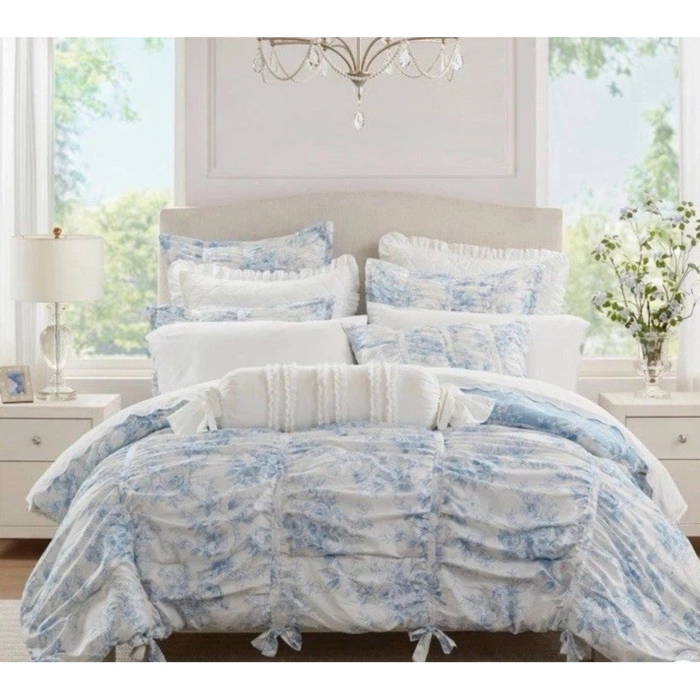 Armoire Collection Blue ~ Twin/Twin XL Toile Floral Comforter - Picture 3 of 10